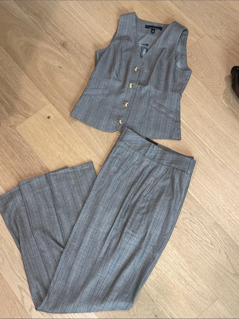 White House Black Market Gray Pinstripe Wide-Leg Dress Pants